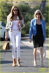 caitlyn-jenner-sophia-hutchins-malibu-may-2018-05.jpg