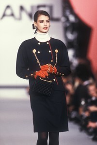 chanel-fw-1987-1.thumb.jpg.bf8e0012e1f2b3c6bd690984164238b9.jpg