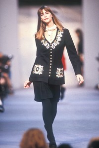 chanel-fw-1988-5.thumb.jpg.6e8ceb02871edbc40e39ca0147bcc952.jpg