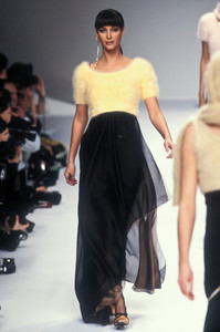 christian-dior-fw-1994-4.thumb.jpg.213fb87d370f86a78a847e260dcf2e4e.jpg