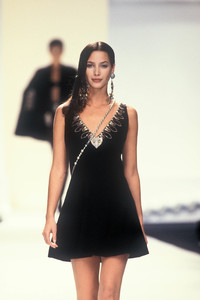 christian-dior-ss-1994-6.thumb.jpg.c92d46b2f3e6be688308f84ab2173350.jpg