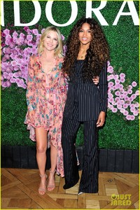 ciara-celebrates-pandora-jewelrys-mothers-day-collection-with-ali-larter-vanessa-lachey-05.jpg