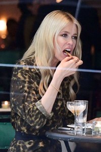 claudia-schiffer-out-and-about-in-london-05-04-2018-12_thumbnail.jpg