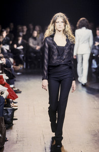 costume-national-fw-1997-2.thumb.jpg.c6fe13c02bd5f83833ed87eb90f00bd5.jpg