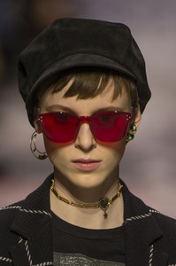 dior-clpa-rf18-0065.thumb.jpg.e429c35841677503742876a8af0cbe7d.jpg