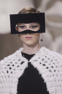 dior-hc-clp-rs18-0802.thumb.jpg.661147833c9e14c1d7d7659e6173c7e0.jpg