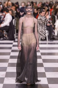 dior-hc-rs18-0528.thumb.jpg.abd832713e356f1e5960cae907e6e71e.jpg