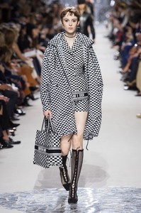dior-rs18-0326.thumb.jpg.5f548ca2208164c8507e52e48cd4a99b.jpg