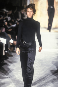 dirk-bikkembergs-fw-1997-11.thumb.jpg.aa7fe1f949c3f5b8c8d9ed9137438190.jpg