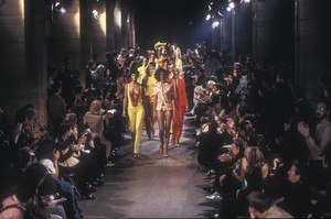 dirk-bikkembergs-ss-1997-14.thumb.jpg.95e549c4e12b2fd8f7d038d4261aa911.jpg