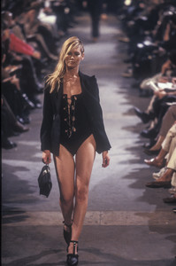 dirk-bikkembergs-ss-1997-3.thumb.jpg.3525d33de9040af62cb47dc7e13d3530.jpg