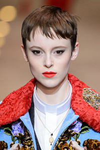 dolce-e-gabbana-clpa-rf18-0187.thumb.jpg.3b474ae68851acbafb259b94885988f1.jpg
