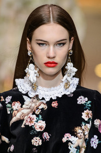 dolce-e-gabbana-clpa-rf18-0439.thumb.jpg.4c904e772b720a940ebb38e7a96ee4da.jpg