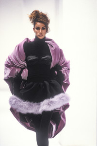 dolce-gabbana-fw-1991-1.thumb.jpg.afa0c2f1788b3c3253d49963bbaeea66.jpg