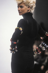 dolce-gabbana-fw-1991-2.thumb.jpg.1fec91b360a0cf42711efe9c01454fd7.jpg