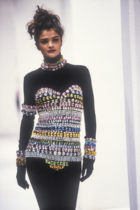 dolce-gabbana-fw-1991-5.thumb.jpg.7b1e6873d10343fd5362b375425cf817.jpg