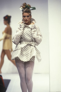 dolce-gabbana-ss-1992-1.thumb.jpg.987007cc0bba41fe73446890a5256a78.jpg