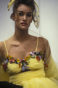 dolce-gabbana-ss-1992-4.thumb.jpg.71ba5bc7a60b4eb58bc310f1e3e45596.jpg