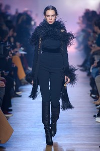 elie-saab-rf18-1844.thumb.jpg.27fb5056c5b57515e897058735e8e949.jpg