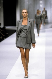 escada-ss-1999-1.thumb.jpg.e16bd520db2d0f986547e6ca81c8f858.jpg