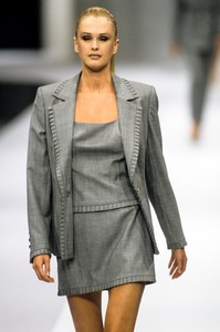 escada-ss-1999-2.thumb.jpg.e00f3384ec737f398ad3c4cb8e910412.jpg