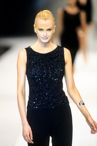 escada-ss-1999-8.thumb.jpg.1300cd35dee7bc3c1d4c70aa53016fa4.jpg
