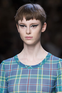 fendi-clp-rs18-1643.thumb.jpg.6fb74b6e141ed1c5eb260fa02a0c0289.jpg