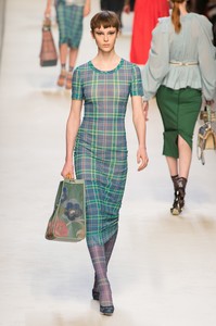fendi-rs18-1129.thumb.jpg.04970a13d53f5fbda1a44fce7c2d5e38.jpg