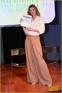 gisele-bundchen-climate-change-book-brazil-05.jpg