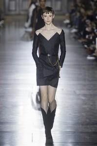 givenchy-rs18-0582.thumb.jpg.692fdc925f6e87ec38d5fd03c58d4e85.jpg