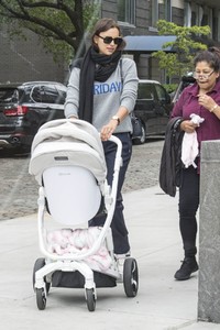 irina-shayk-out-and-about-in-new-york-05-18-2018-4.jpg