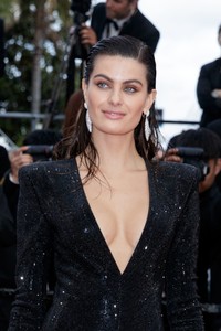 isabeli-fontana-at-sink-or-swim-premiere-71st-cannes-film-festival-france-8.jpg