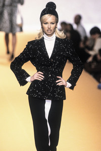 jacques-fath-fw-1995-6.thumb.jpg.1022765ecc2964b899859c12868fd9b9.jpg