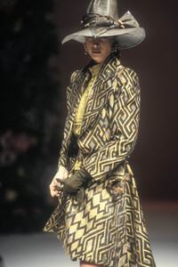 jean-louis-scherrer-hc-ss-1992-1.thumb.jpg.60733ffc682312b61756d0fec21ab1e4.jpg