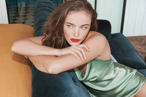 jena-goldsack-8.thumb.jpg.fa2aa7ddbf59a035fc502393e2a5cfdd.jpg