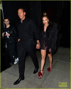 jennifer-lopez-met-gala-after-party-02.jpg