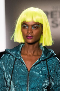 jeremy-scott-rf18-0862.thumb.jpg.ddc0c67f3ec0d21a71fff814ef1076c4.jpg