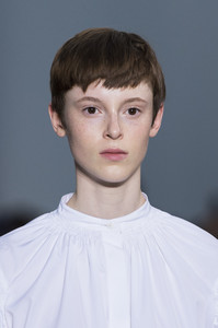 jil-sander-clpa-rs18-8047.thumb.jpg.05297bddb7324ef5d9e0cc913e1fd0c1.jpg
