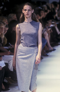jil-sander-fw-1997-3.thumb.jpg.75f8e49742eb3f53c88ffe3d340f69d0.jpg