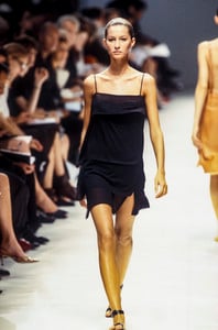 jil-sander-fw-2000-2.thumb.jpg.f5089007f8f507b85131c6589e54cc2f.jpg