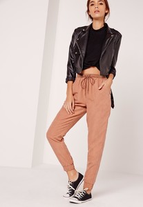 jogging-marron-effet-peau-de-pche.jpg