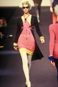 karl-lagerfeld-fw-1994-4.thumb.jpg.9962ccf2e9a3d9abb1a1ab7bfcc61167.jpg