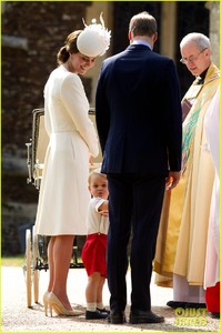 kate-middleton-has-worn-her-royal-wedding-outfit-twice-before-09.jpg