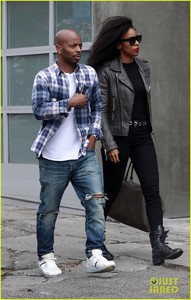 kelly-rowland-steps-out-with-tim-weatherspoon-09.jpg