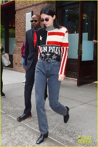 kendall-jenner-nyc-may-2018-02.jpg