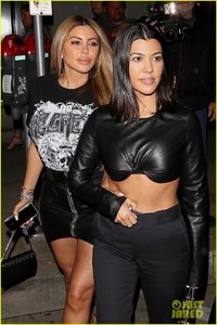 kourtney-kardashian-pippa-larsen-may-2018-05.jpg