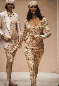 krizia-fw-1992-13.thumb.jpg.24a0c28442c50d99879dfba4fdba973c.jpg