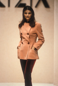 krizia-fw-1992-26.thumb.jpg.06475cd3428aa8711885306269e10c0e.jpg