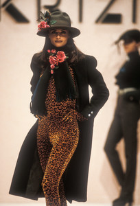 krizia-fw-1992-3.thumb.jpg.26ef4ed2ad98c13d48c92b4c505404ac.jpg