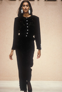 krizia-fw-1992-3.thumb.jpg.9e94089da1d3cd2cd69a1a4b3163a4a8.jpg